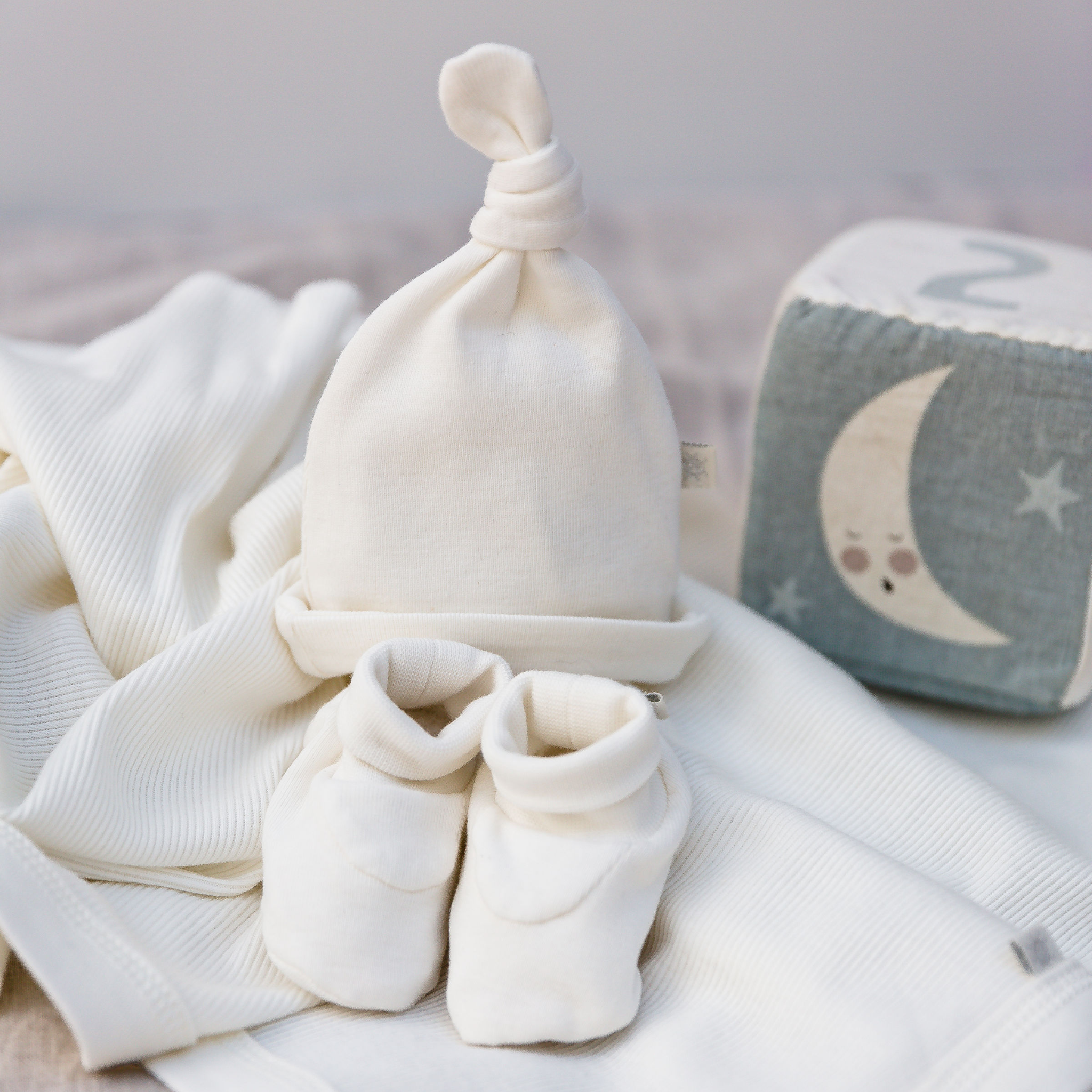 Premature & Small Baby Knot Hat in Organic Cotton
