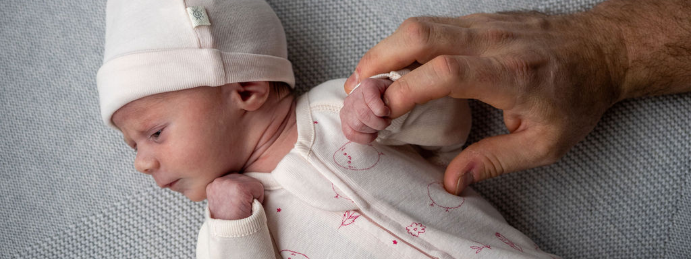 2.5kg - 3.5kg Premature Baby Clothing & Products